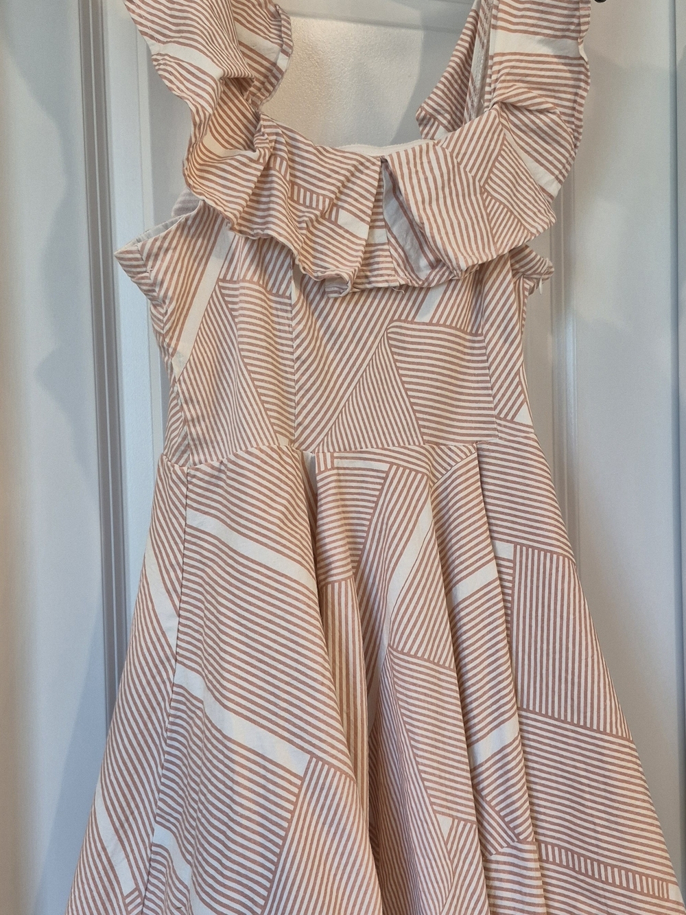 Size Large - B.Original By Shoe Fly Ruffle Mini Dress Red White Abstract Pattern